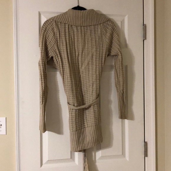 LAST CHANCE - Banana Republic Cardigan - Picture 2 of 3